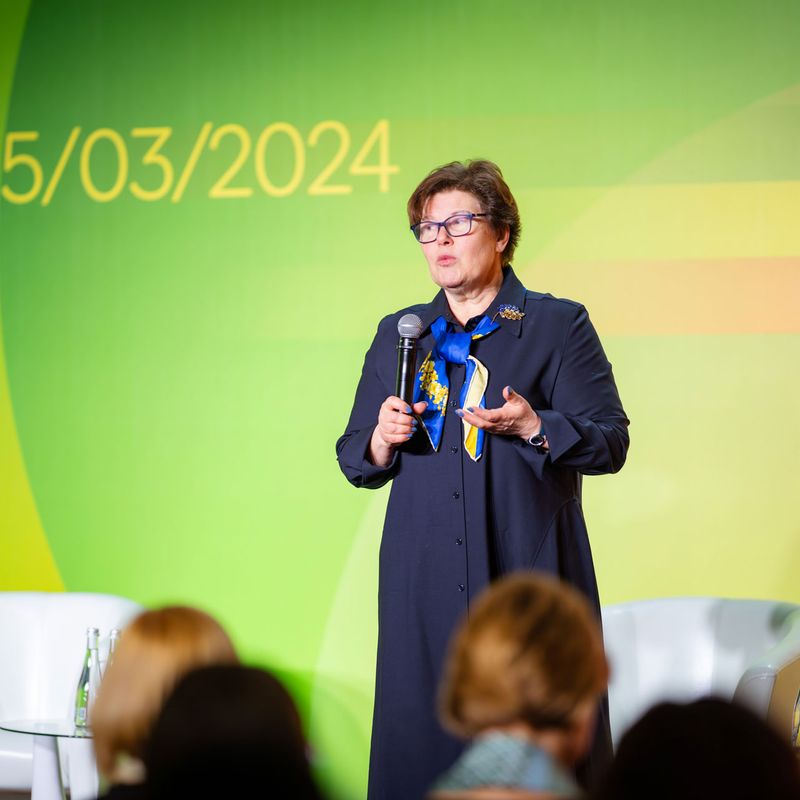 A Kar_0148-Retouch.jpg